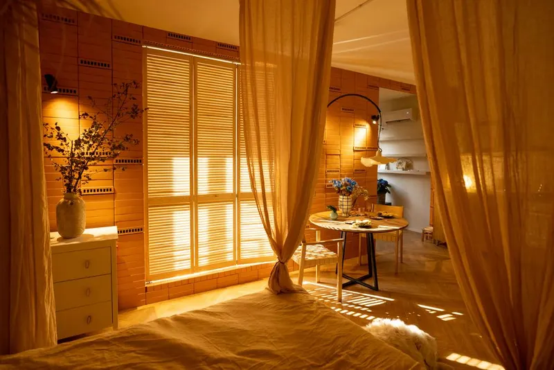large_sunny_and_cozy_studio_apartment_36d419adf5.jpg